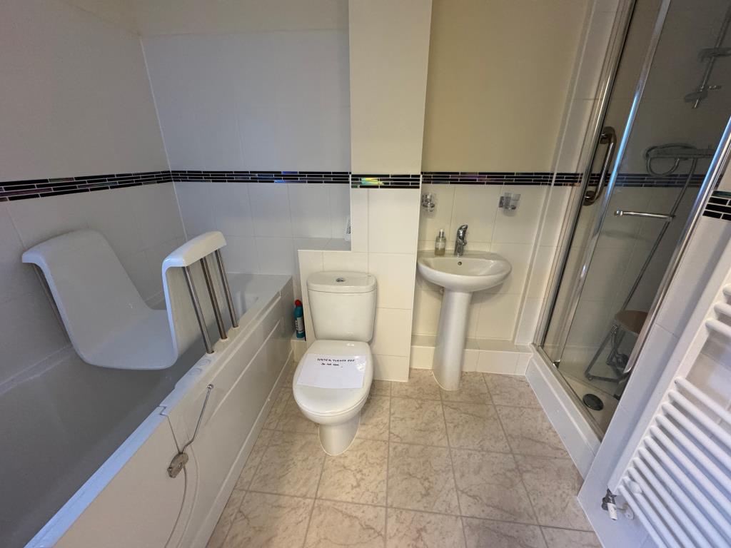 Lot: 120 - TWO-BEDROOM DETACHED BUNGALOW WITH GARAGE - Bathroom - Shower room